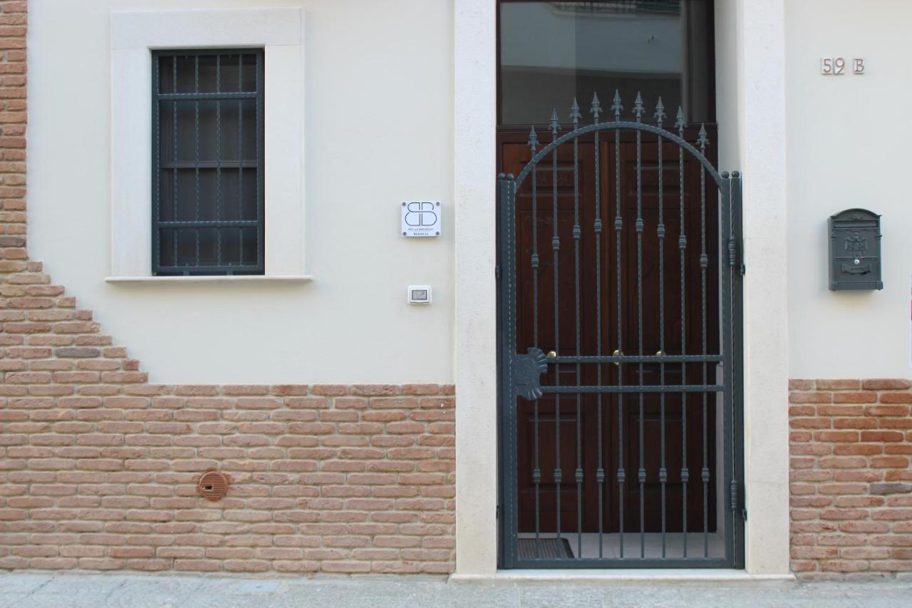 B&B Bianco Apartments Orta Nova エクステリア 写真